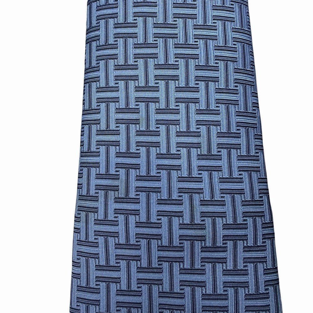 Hermes Men's Recent Tie Geometric "H" Logo Jacquard Silk 3 5/8" (W) x 61.75" (L) - Picture 4 of 6